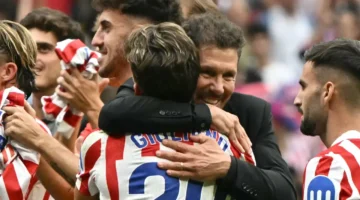 جوليانو سيميوني يثير الجدل.. كيف يتعامل والده معه داخل غرف ملابس أتلتيكو مدريد؟